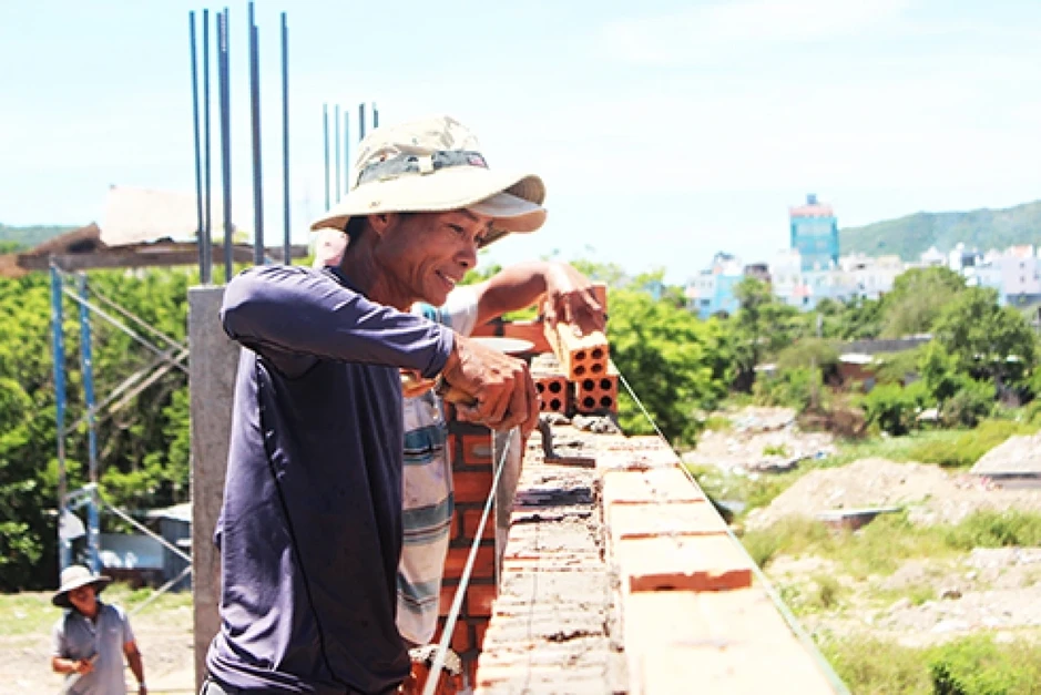 Để bảo hiểm tai nạn lao động bao phủ khu vực làm việc không theo hợp đồng lao động Để bảo hiểm tai nạn lao động bao phủ khu vực làm việc không theo hợp đồng lao động
