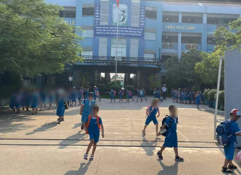 Đề nghị đình chỉ giáo viên phạt học sinh phải tự dùng kim chích vào tay Đề nghị đình chỉ giáo viên phạt học sinh phải tự dùng kim chích vào tay