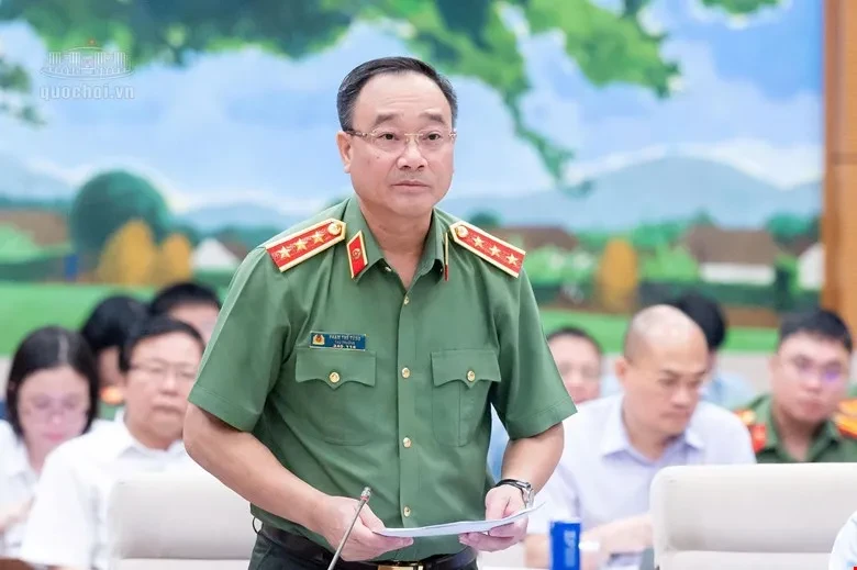 Đề nghị tiếp tục xin ý kiến về bỏ án tử hình với một số tội danh Đề nghị tiếp tục xin ý kiến về bỏ án tử hình với một số tội danh