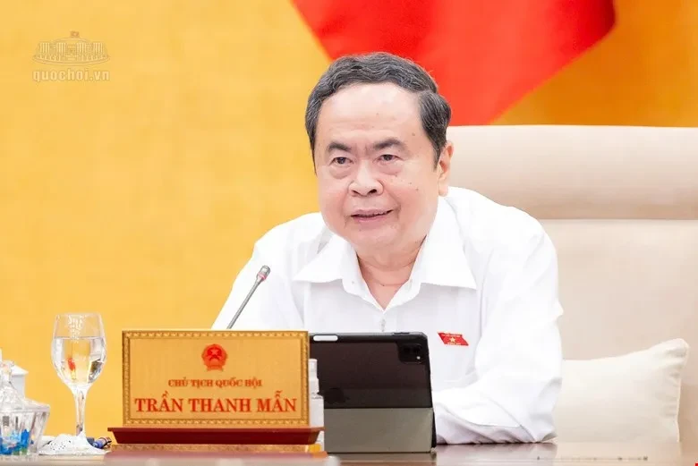 Đề nghị tiếp tục xin ý kiến về bỏ án tử hình với một số tội danh Đề nghị tiếp tục xin ý kiến về bỏ án tử hình với một số tội danh