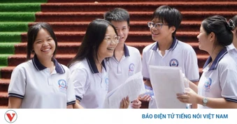 Đề văn thi lớp 10 TP.HCM gắn với thực tế, có tính phân hoá