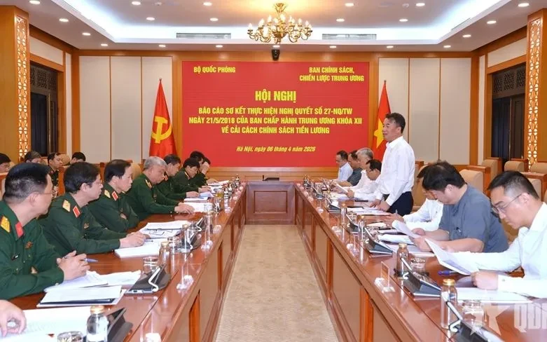 Đề xuất điều chỉnh bảng lương của lực lượng vũ trang và cơ yếu Đề xuất điều chỉnh bảng lương của lực lượng vũ trang và cơ yếu