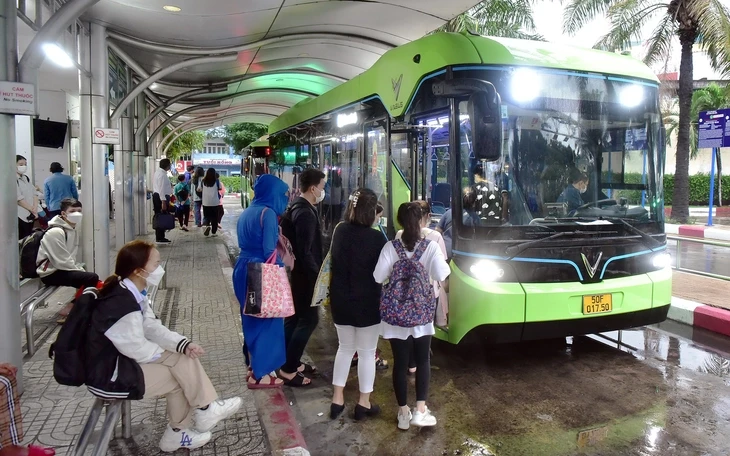 Đề xuất mở tuyến xe buýt chở khách tới sân bay Tân Sơn Nhất, Long Thành Đề xuất mở tuyến xe buýt chở khách tới sân bay Tân Sơn Nhất, Long Thành