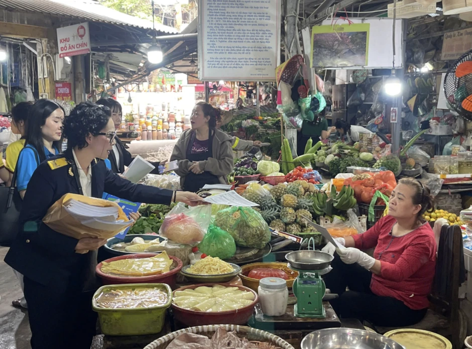 Đề xuất nâng ngưỡng miễn thuế hộ kinh doanh lên 2 tỷ đồng: Tính toán kỹ tác động Đề xuất nâng ngưỡng miễn thuế hộ kinh doanh lên 2 tỷ đồng: Tính toán kỹ tác động