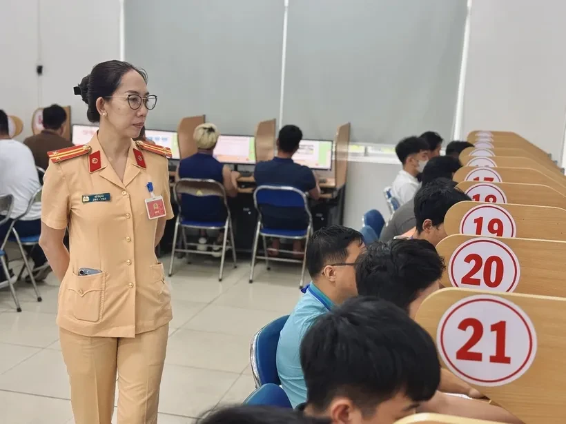 Đề xuất rút ngắn thời gian cấp giấy phép lái xe xuống 3,5 ngày Đề xuất rút ngắn thời gian cấp giấy phép lái xe xuống 3,5 ngày