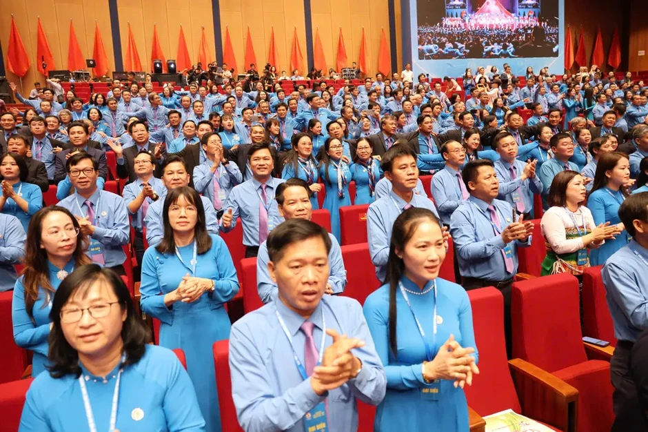 Đề xuất sớm hình thành chủ trương “lương đủ sống” thay thế lương tối thiểu Đề xuất sớm hình thành chủ trương “lương đủ sống” thay thế lương tối thiểu
