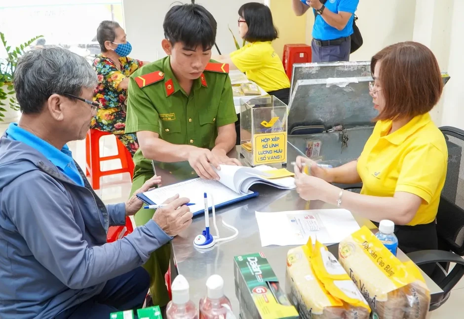 Đề xuất “thoát ly” mức tham chiếu bảo hiểm xã hội khỏi lương cơ sở Đề xuất “thoát ly” mức tham chiếu bảo hiểm xã hội khỏi lương cơ sở