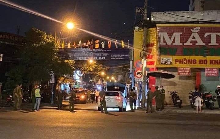 Đêm khuya cháy quán cơm chay, hai mẹ con tử vong Đêm khuya cháy quán cơm chay, hai mẹ con tử vong