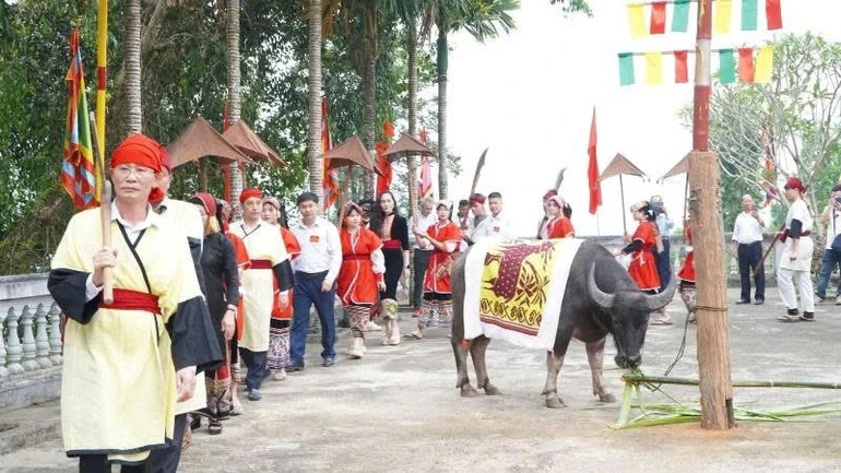 Đền Chín Gian: Linh thiêng hội tụ hồn cốt người Thái miền Tây xứ Nghệ Đền Chín Gian: Linh thiêng hội tụ hồn cốt người Thái miền Tây xứ Nghệ