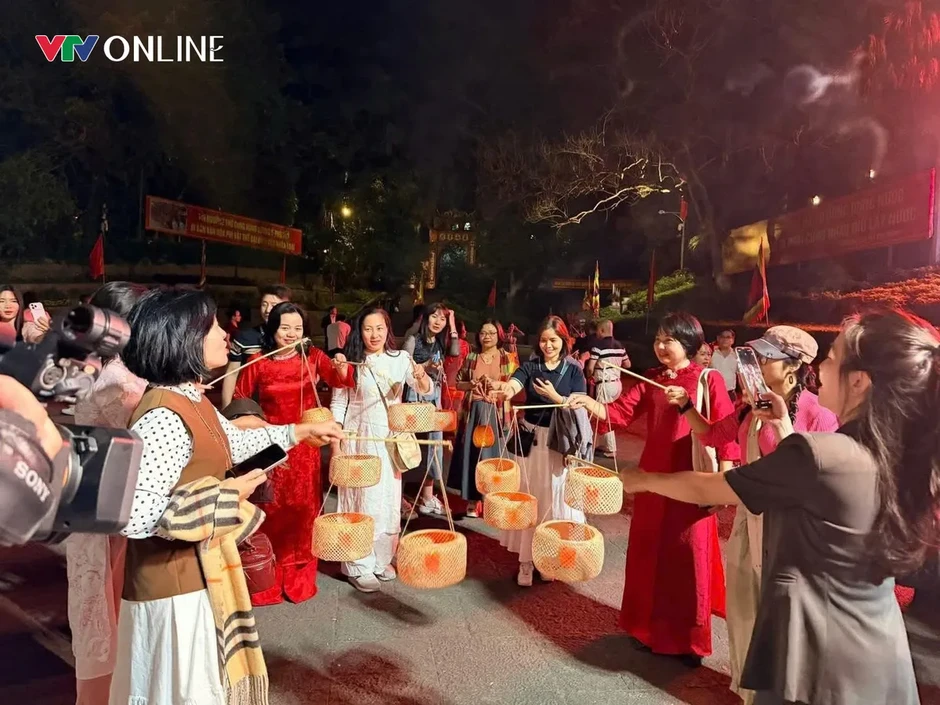Đền Hùng chuyển mình theo hướng du lịch thông minh Đền Hùng chuyển mình theo hướng du lịch thông minh