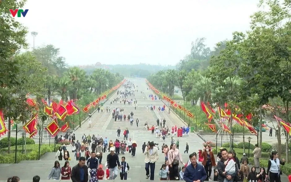 Đền Hùng chuyển mình theo hướng du lịch thông minh Đền Hùng chuyển mình theo hướng du lịch thông minh