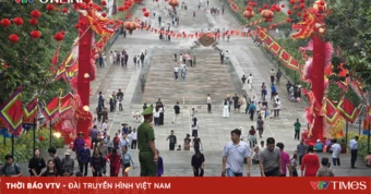 Đền Hùng đón hàng vạn du khách trong 3 ngày đầu Lễ hội