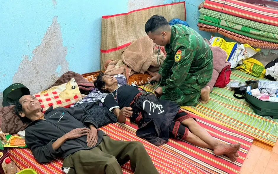 Di dời 40 hộ dân ra khỏi khu vực nguy cơ sạt lở ở Đà Nẵng Di dời 40 hộ dân ra khỏi khu vực nguy cơ sạt lở ở Đà Nẵng