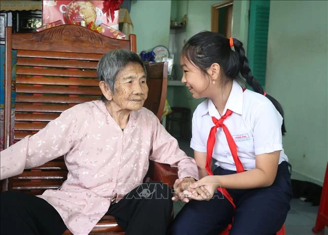 Địa chỉ đỏ gắn kết Mẹ Việt Nam Anh hùng với thế hệ trẻ