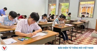 Điểm chuẩn vào lớp 10 chuyên ở TP.HCM có môn tăng hơn 6 điểm