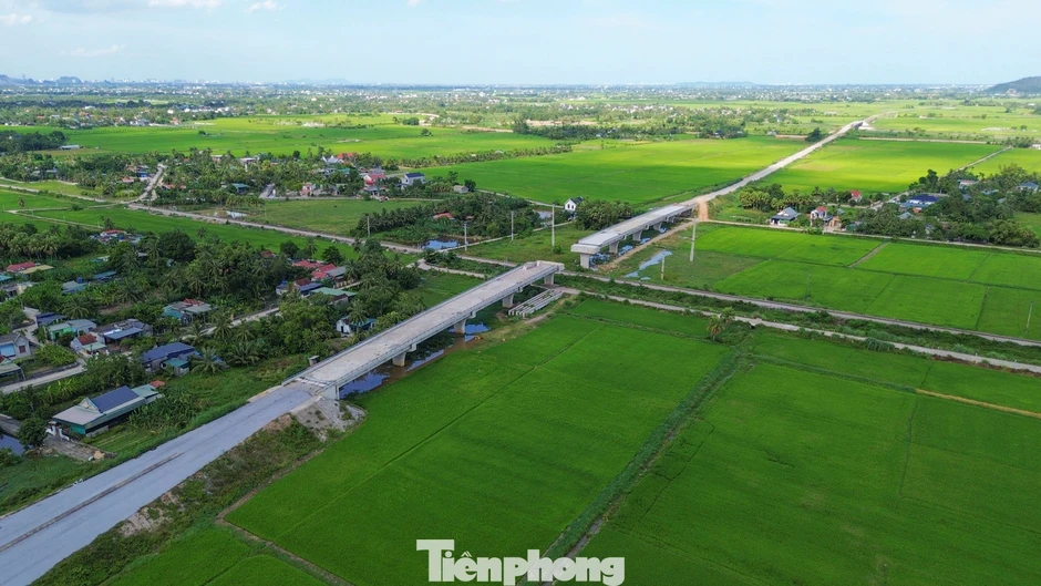 Điểm nghẽn khiến tuyến đường hơn 440 tỷ đồng chưa thể về đích