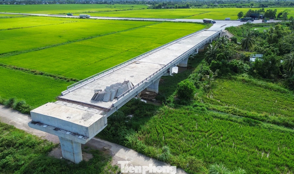 Điểm nghẽn khiến tuyến đường hơn 440 tỷ đồng chưa thể về đích