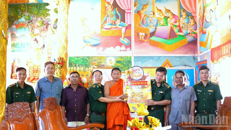 Điểm tựa của đồng bào Khmer tuyến ven biển Cà Mau Điểm tựa của đồng bào Khmer tuyến ven biển Cà Mau