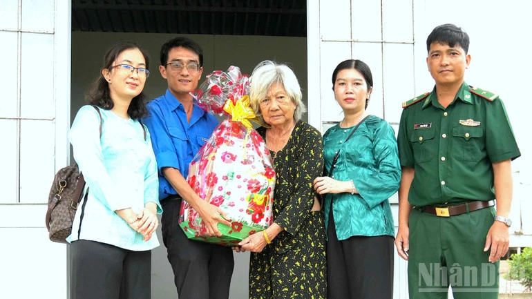Điểm tựa của đồng bào Khmer tuyến ven biển Cà Mau Điểm tựa của đồng bào Khmer tuyến ven biển Cà Mau