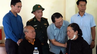 Điểm tựa của đồng bào nơi lũ dữ ở Mường Than