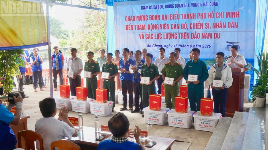 Điểm tựa vững chắc nơi vùng biển Tây Nam Điểm tựa vững chắc nơi vùng biển Tây Nam