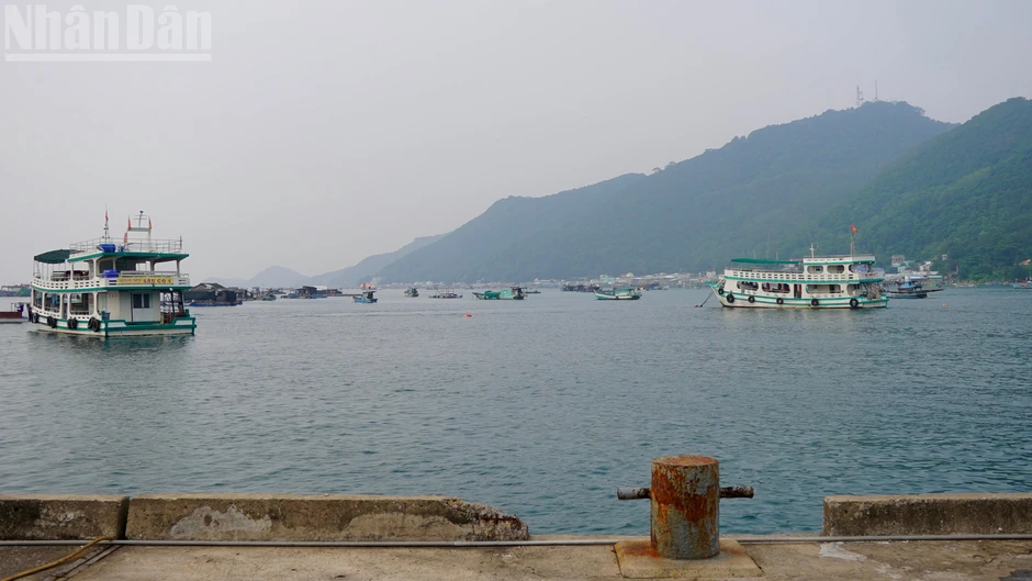 Điểm tựa vững chắc nơi vùng biển Tây Nam Điểm tựa vững chắc nơi vùng biển Tây Nam