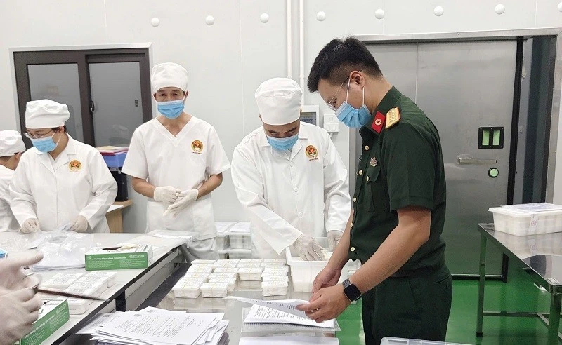 Điện Biên bàn giao 876 mẫu hài cốt liệt sĩ được thu nhận từ Nghĩa trang liệt sĩ Độc Lập để phục vụ giám định ADN Điện Biên bàn giao 876 mẫu hài cốt liệt sĩ được thu nhận từ Nghĩa trang liệt sĩ Độc Lập để phục vụ giám định ADN