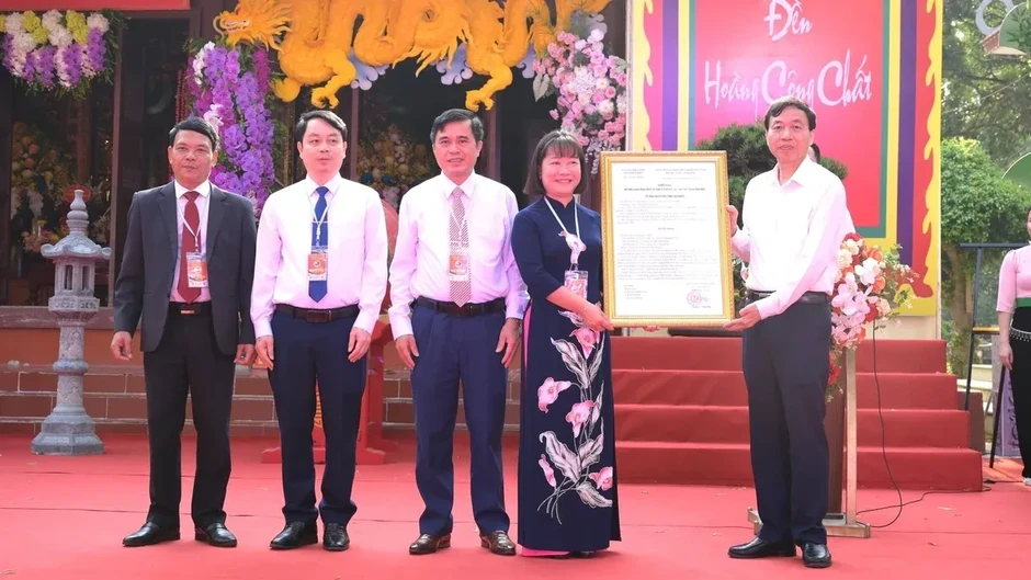 Điện Biên: Đặc sắc lễ hội Đền Hoàng Công Chất Điện Biên: Đặc sắc lễ hội Đền Hoàng Công Chất