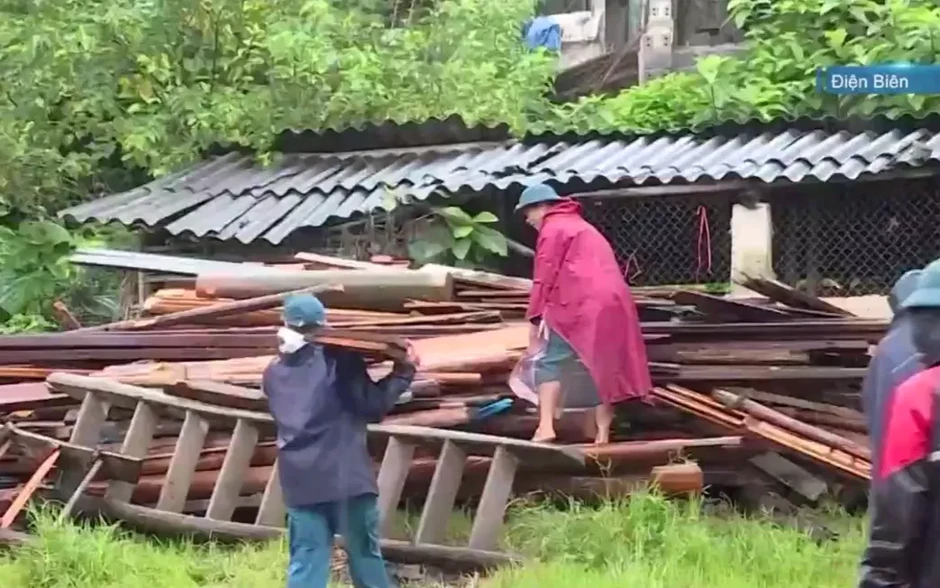 Điện Biên khẩn trương di dời người dân khỏi vùng có nguy cơ sạt lở Điện Biên khẩn trương di dời người dân khỏi vùng có nguy cơ sạt lở