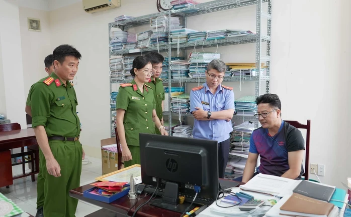 Diễn biến mới vụ cán bộ thuế nhận 100 triệu đồng của giám đốc doanh nghiệp Diễn biến mới vụ cán bộ thuế nhận 100 triệu đồng của giám đốc doanh nghiệp