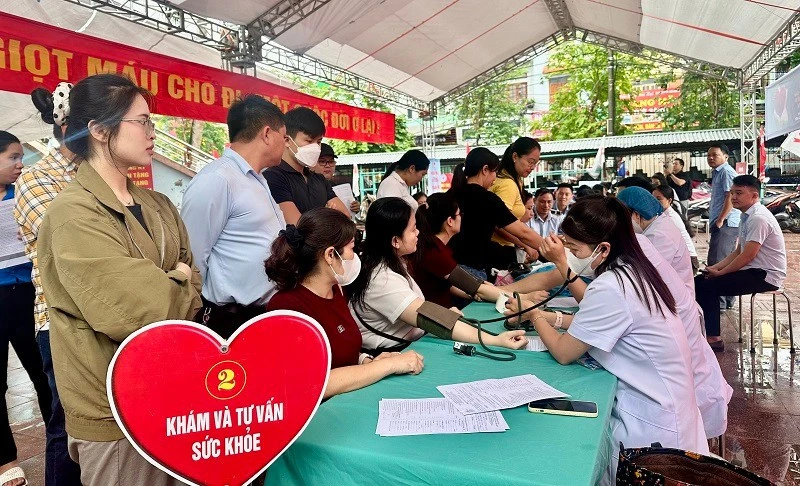 Điện Biên tôn vinh người hiến máu tiêu biểu Điện Biên tôn vinh người hiến máu tiêu biểu
