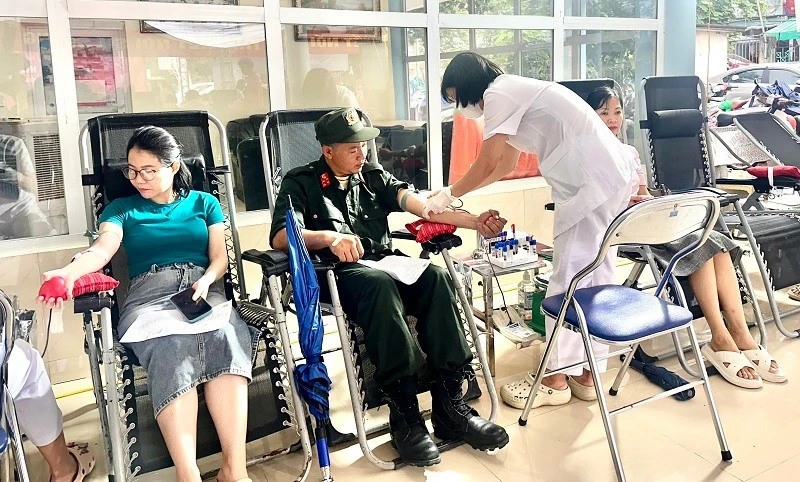 Điện Biên tôn vinh người hiến máu tiêu biểu Điện Biên tôn vinh người hiến máu tiêu biểu