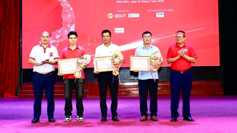 Điện Biên tôn vinh người hiến máu tiêu biểu Điện Biên tôn vinh người hiến máu tiêu biểu