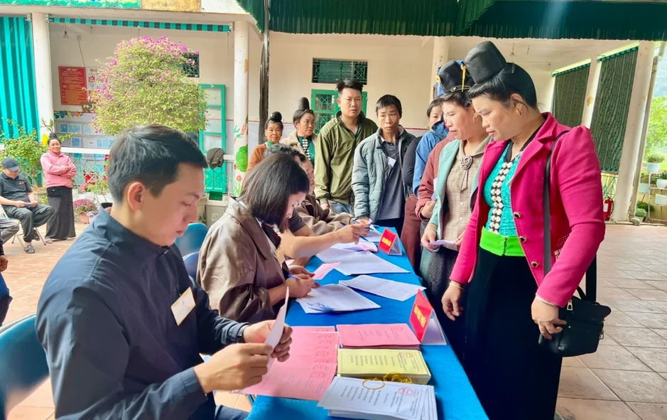 Điện Biên: Tỷ lệ cử tri đi bầu cử đạt 99,96% Điện Biên: Tỷ lệ cử tri đi bầu cử đạt 99,96%