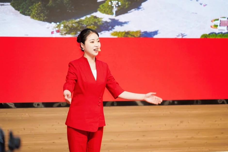 Diễn đàn “Thanh niên Trung Quốc - Việt Nam kế thừa nguồn gen đỏ” Diễn đàn “Thanh niên Trung Quốc - Việt Nam kế thừa nguồn gen đỏ”