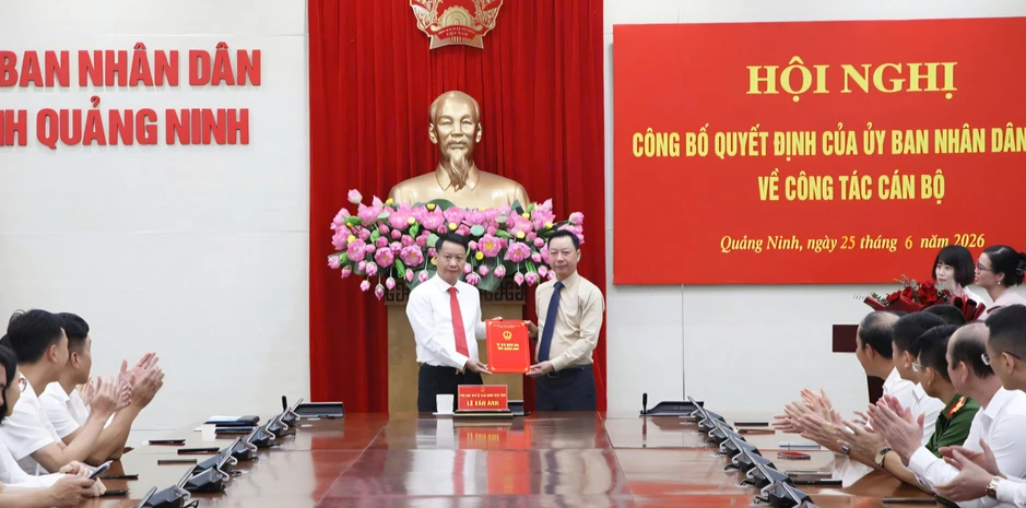 Điều động, bổ nhiệm Bí thư Đảng ủy phường làm Giám đốc Sở Công Thương Quảng Ninh Điều động, bổ nhiệm Bí thư Đảng ủy phường làm Giám đốc Sở Công Thương Quảng Ninh
