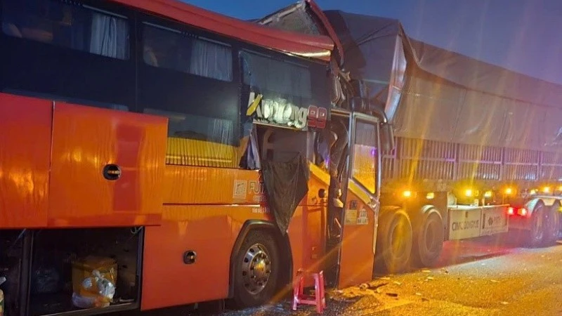 Điều tra vụ tai nạn trên cao tốc Thành phố Hồ Chí Minh-Long Thành khiến lái xe khách tử vong