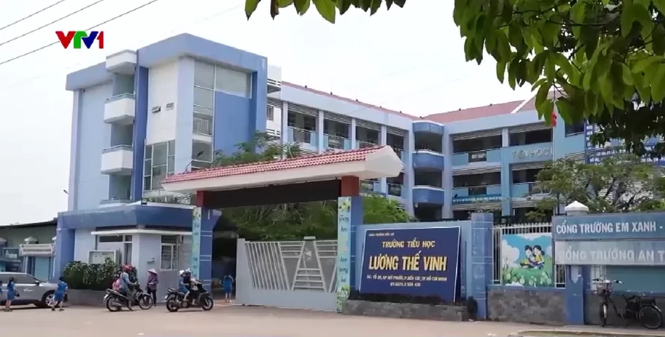 Đình chỉ công tác giáo viên phạt học sinh bằng kim tiêm Đình chỉ công tác giáo viên phạt học sinh bằng kim tiêm