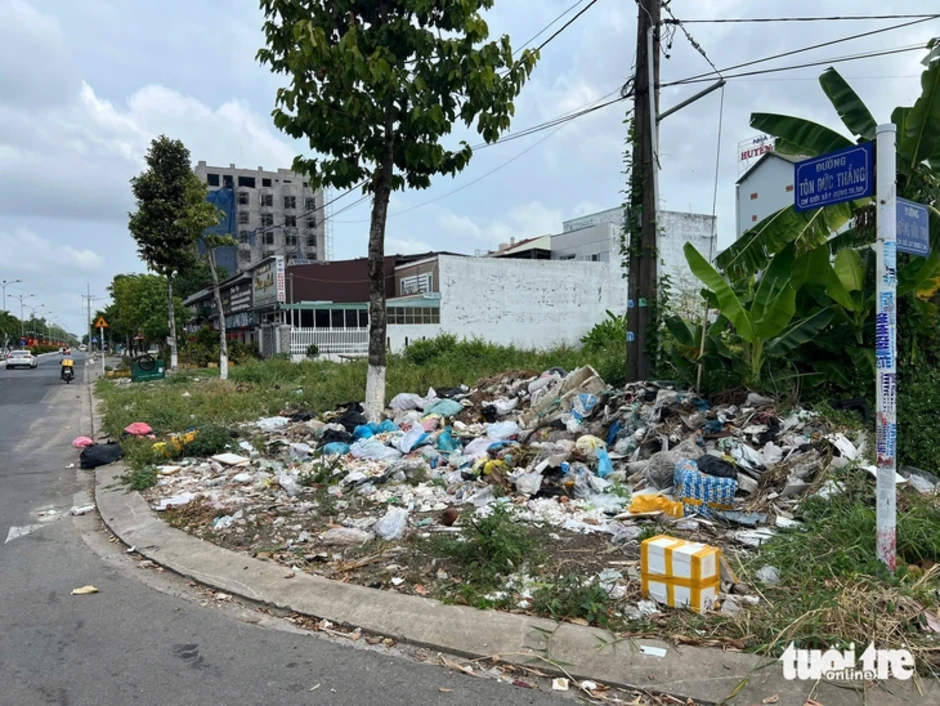 Đổ trộm rác thải ở khu lấn biển Rạch Giá Đổ trộm rác thải ở khu lấn biển Rạch Giá