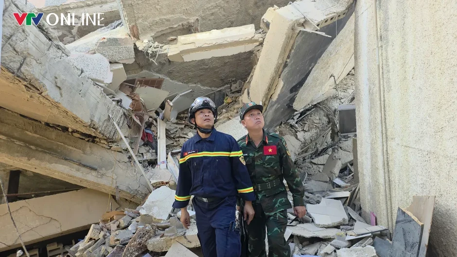 Đoàn cứu hộ Việt Nam chạy đua với thời gian tìm kiếm người mất tích sau động đất ở Venezuela Đoàn cứu hộ Việt Nam chạy đua với thời gian tìm kiếm người mất tích sau động đất ở Venezuela