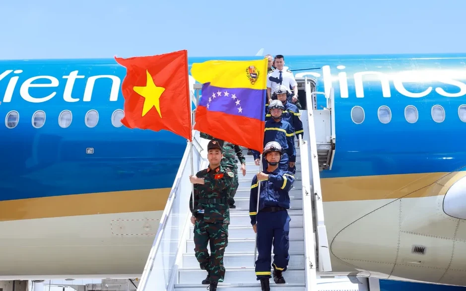 Đoàn cứu nạn, cứu hộ Việt Nam đã tới Venezuela, sẵn sàng tiếp cận hiện trường động đất Đoàn cứu nạn, cứu hộ Việt Nam đã tới Venezuela, sẵn sàng tiếp cận hiện trường động đất