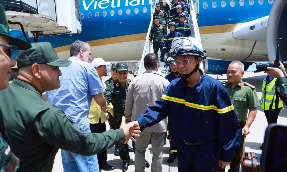 Đoàn cứu nạn, cứu hộ Việt Nam đã tới Venezuela, sẵn sàng tiếp cận hiện trường động đất Đoàn cứu nạn, cứu hộ Việt Nam đã tới Venezuela, sẵn sàng tiếp cận hiện trường động đất