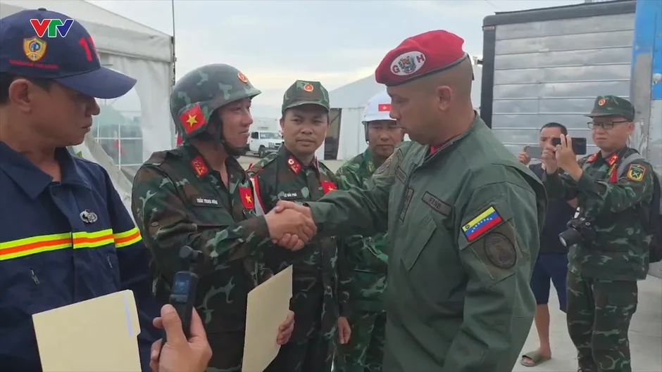 Đoàn cứu nạn, cứu hộ Việt Nam được trao Huy chương “Anh hùng Venezuela” Đoàn cứu nạn, cứu hộ Việt Nam được trao Huy chương “Anh hùng Venezuela”