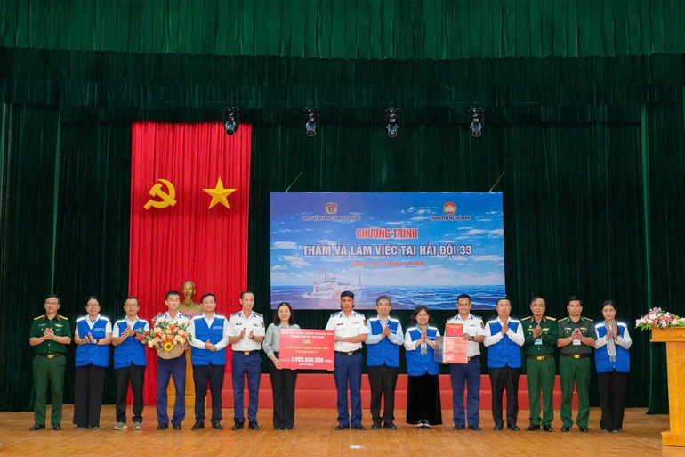 Đoàn đại biểu Thành phố Hồ Chí Minh triển khai chuỗi hoạt động nghĩa tình tại đặc khu Côn Đảo