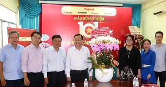 Đoàn đại biểu TPHCM thăm, chúc mừng cơ quan báo chí