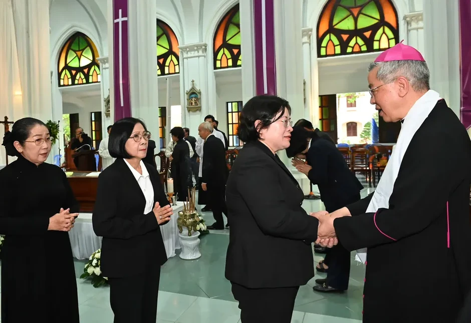 Đoàn lãnh đạo TPHCM viếng Đức Hồng y Gioan Baotixita Phạm Minh Mẫn Đoàn lãnh đạo TPHCM viếng Đức Hồng y Gioan Baotixita Phạm Minh Mẫn