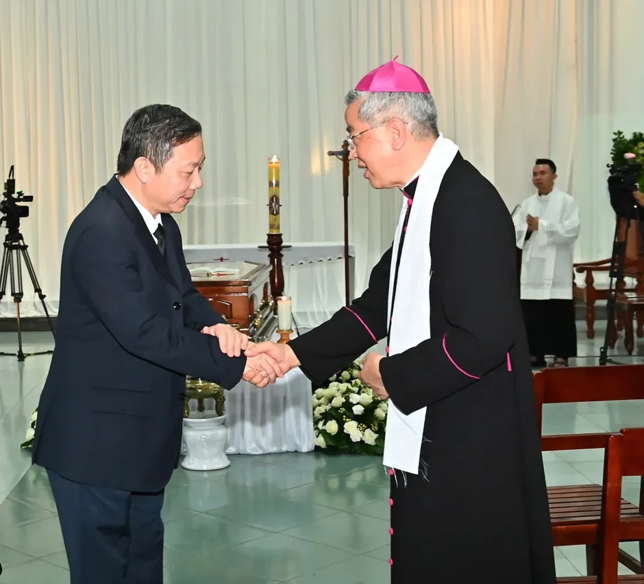 Đoàn lãnh đạo TPHCM viếng Đức Hồng y Gioan Baotixita Phạm Minh Mẫn Đoàn lãnh đạo TPHCM viếng Đức Hồng y Gioan Baotixita Phạm Minh Mẫn