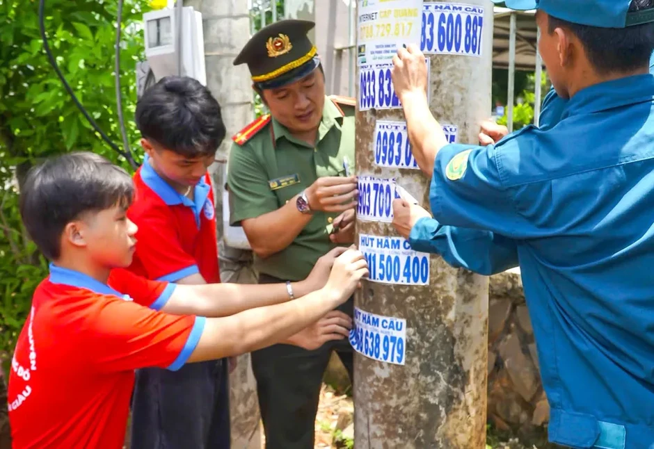 Đoàn Thanh niên một số địa phương ký kết chương trình chăm lo cho thiếu nhi dân tộc thiểu số Đoàn Thanh niên một số địa phương ký kết chương trình chăm lo cho thiếu nhi dân tộc thiểu số