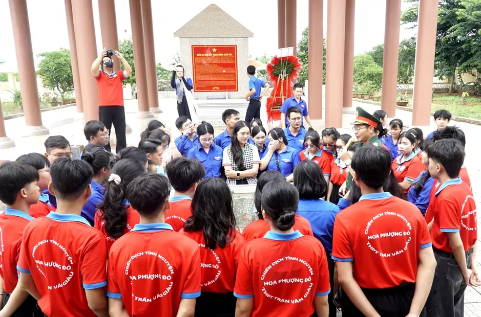 Đoàn Thanh niên một số địa phương ký kết chương trình chăm lo cho thiếu nhi dân tộc thiểu số Đoàn Thanh niên một số địa phương ký kết chương trình chăm lo cho thiếu nhi dân tộc thiểu số