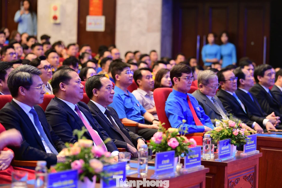 Đoàn TNCS Hồ Chí Minh đón nhận Huân chương Lao động hạng Nhất Đoàn TNCS Hồ Chí Minh đón nhận Huân chương Lao động hạng Nhất